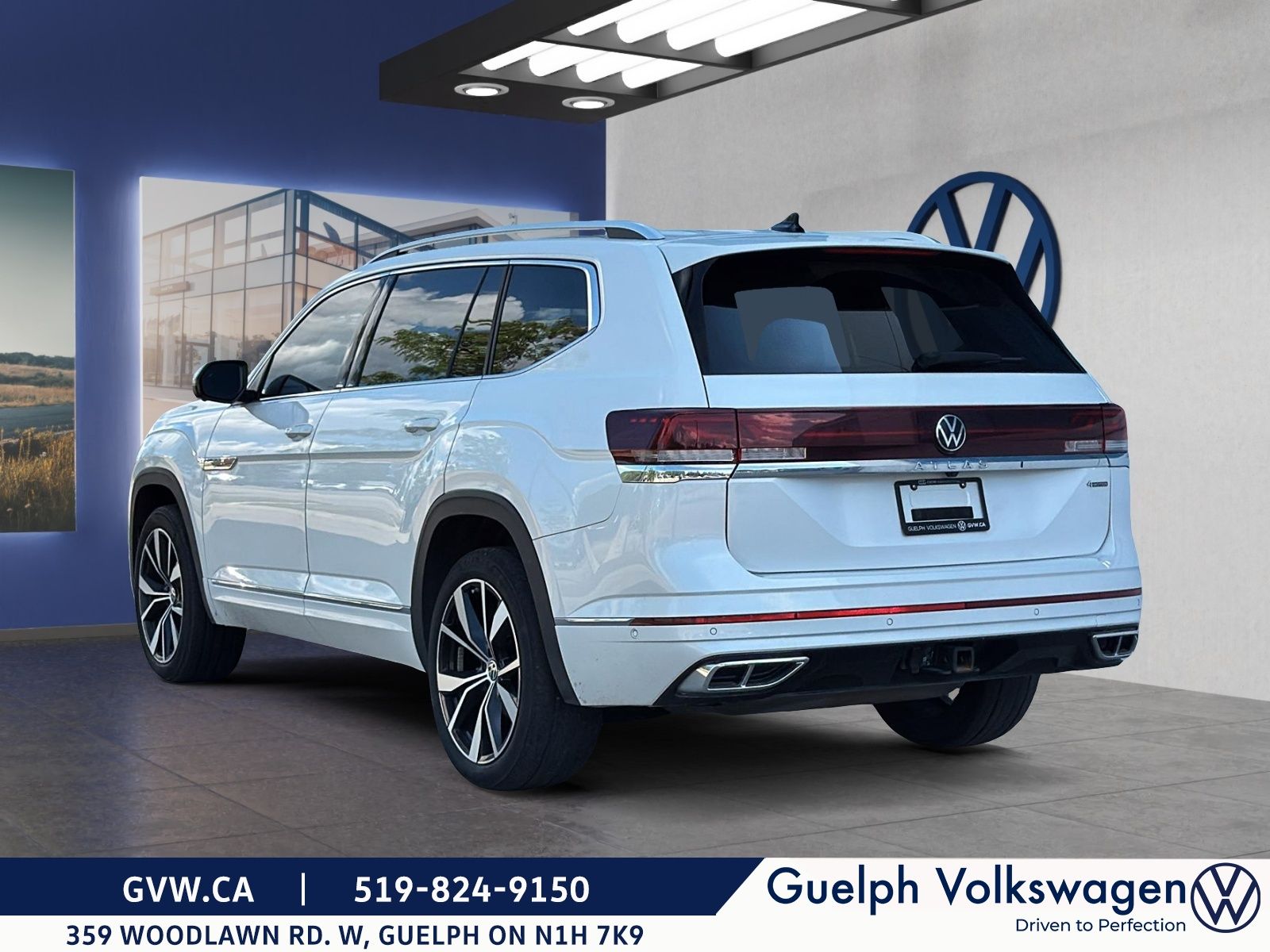 Photo 2024 Volkswagen Atlas Execline | No Accidents | One Owner #4