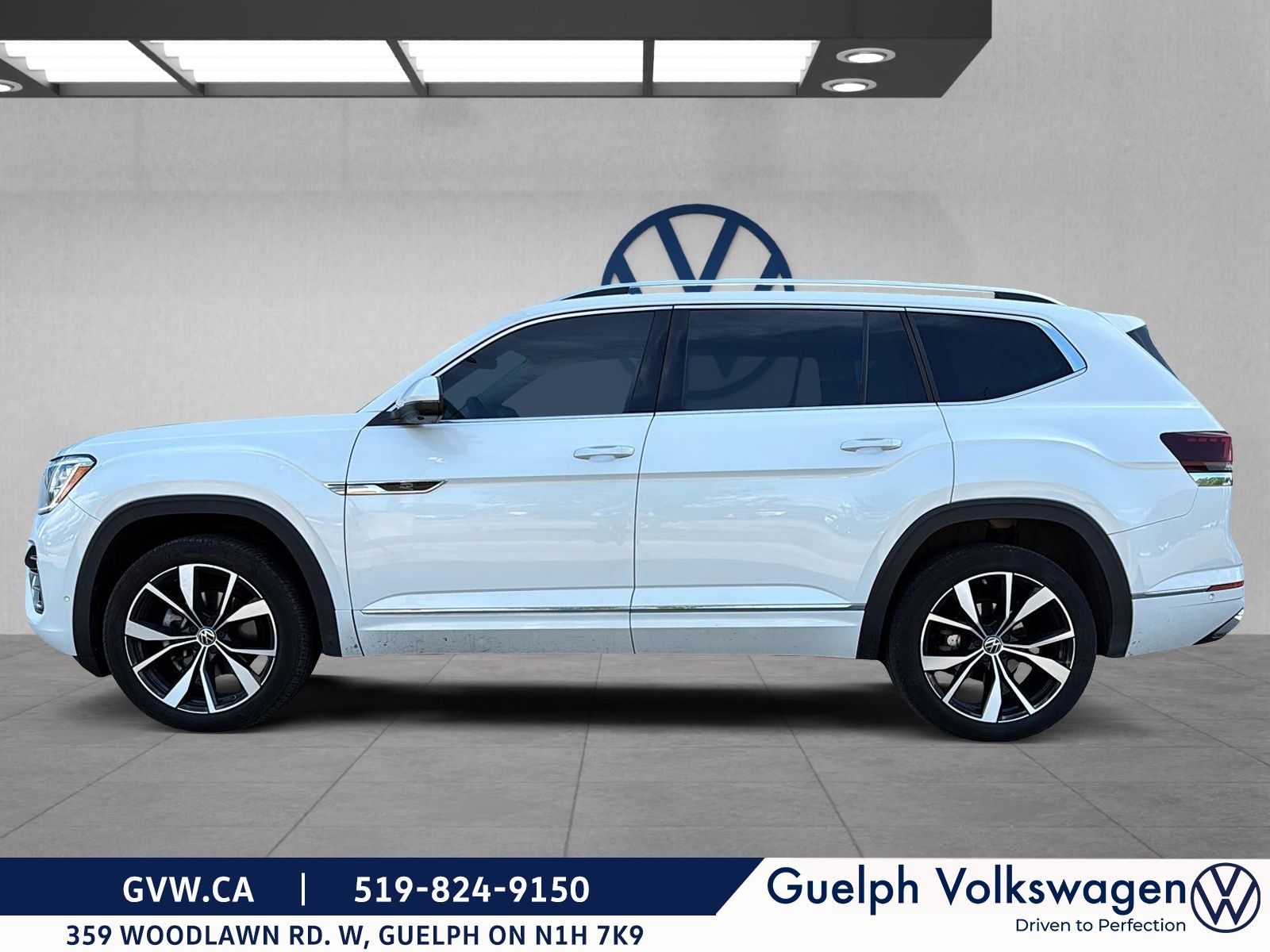 Photo 2024 Volkswagen Atlas Execline | No Accidents | One Owner #5