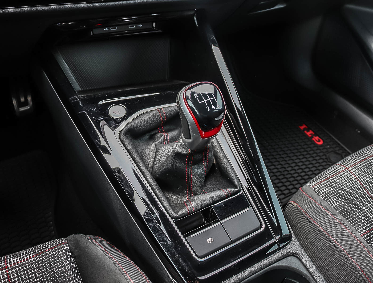 Volkswagen GTI 40TH ANNIVERSARY | 6-Speed Manual | No Accidents | Full-Body 3M PPF 2023