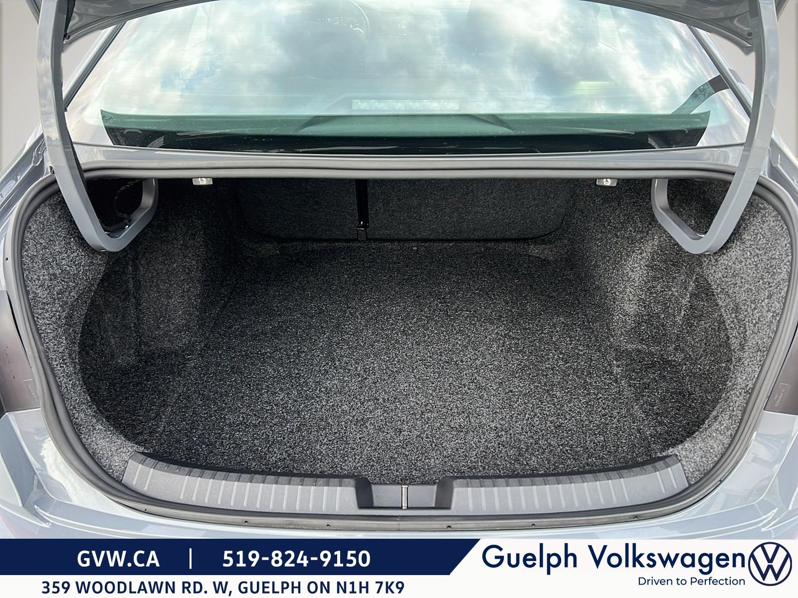 Photo 2024 Volkswagen Jetta GLI 40TH ANNIVERSARY | No Accidents | Low KM #6