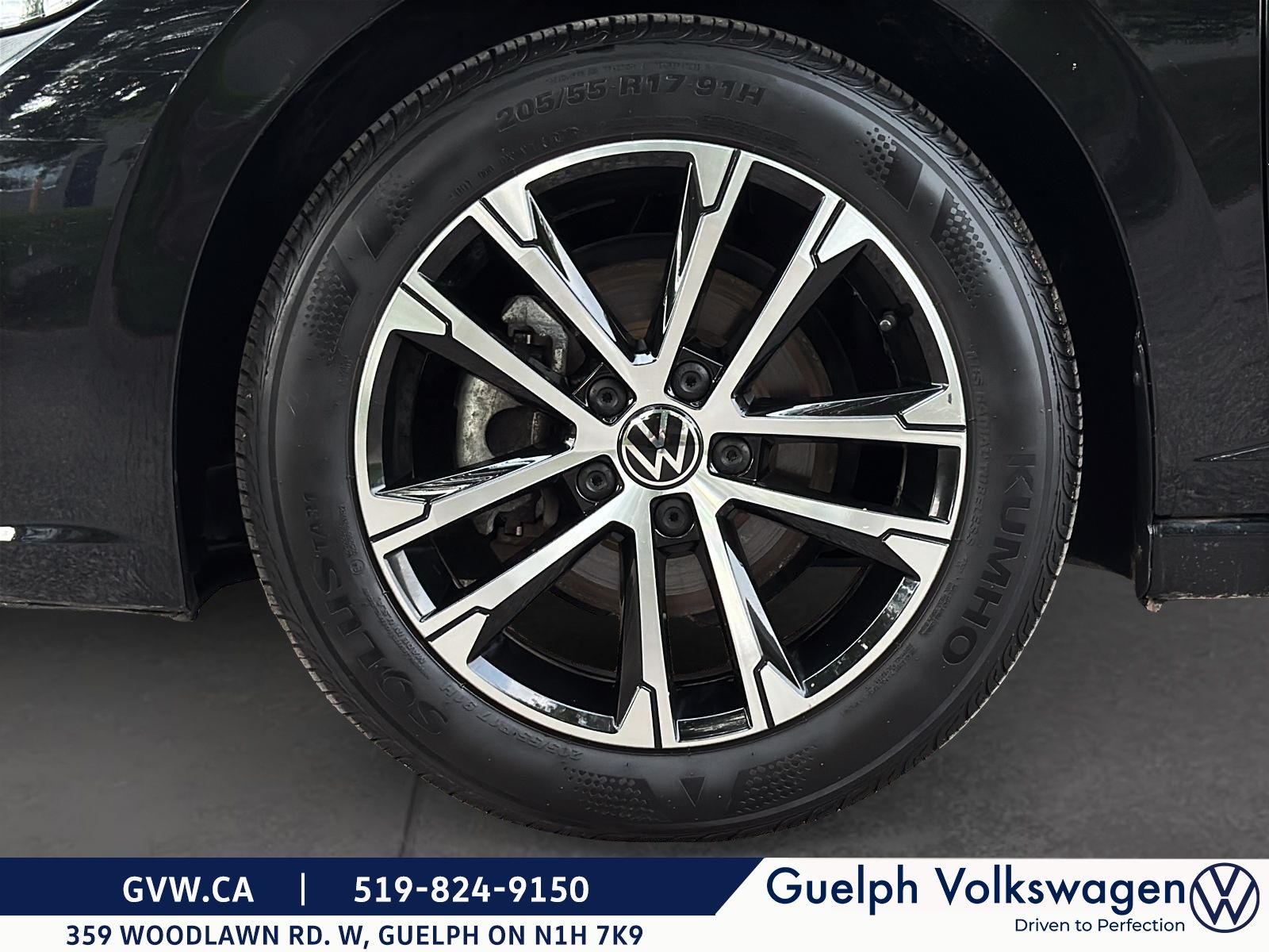Photo 2023 Volkswagen Jetta Comfortline | Sport Package | 6-Spd Manual #7