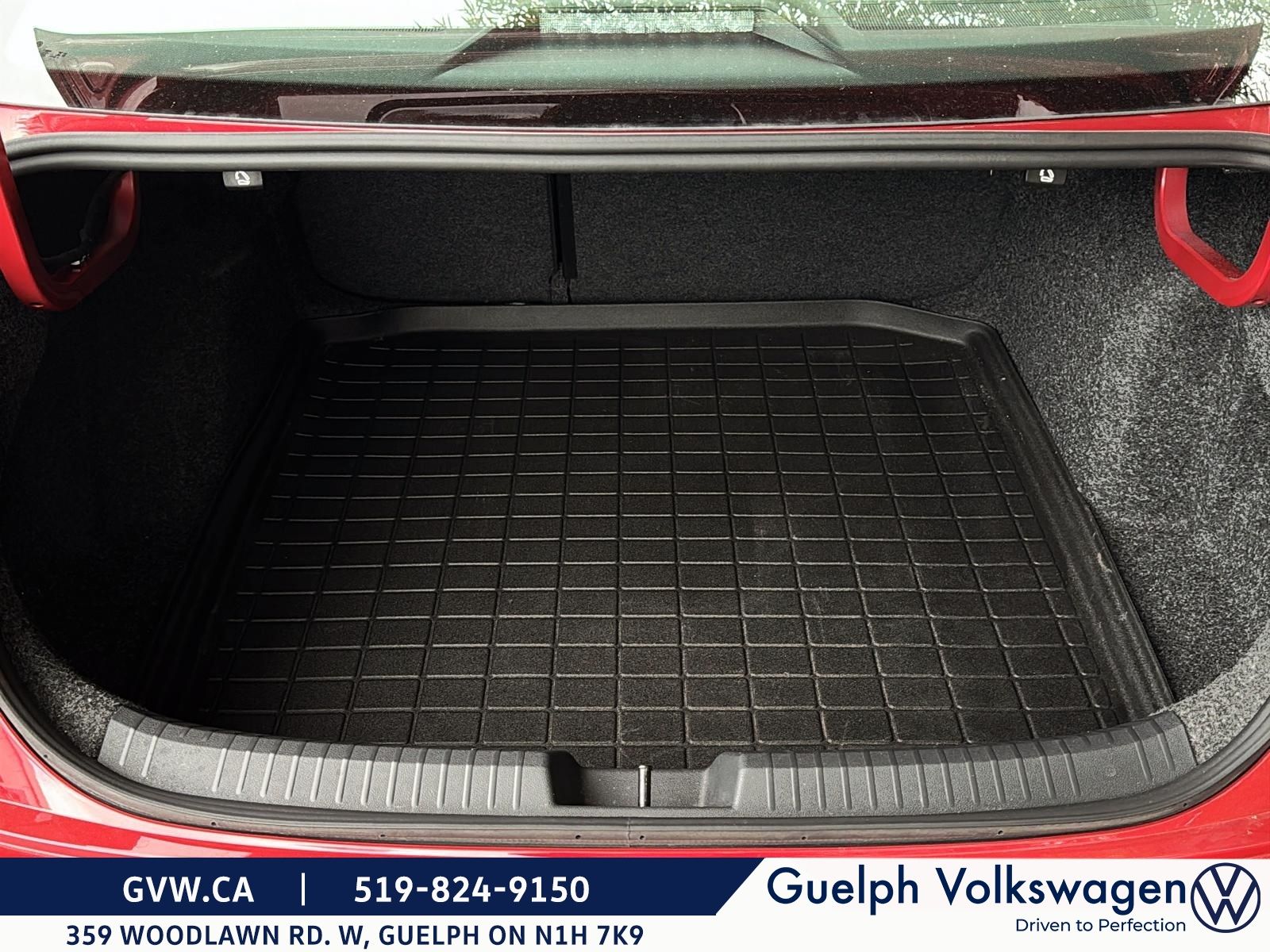 Photo 2024 Volkswagen JETTA HIGHLINE | One Owner | No Accidents | Low KM #6