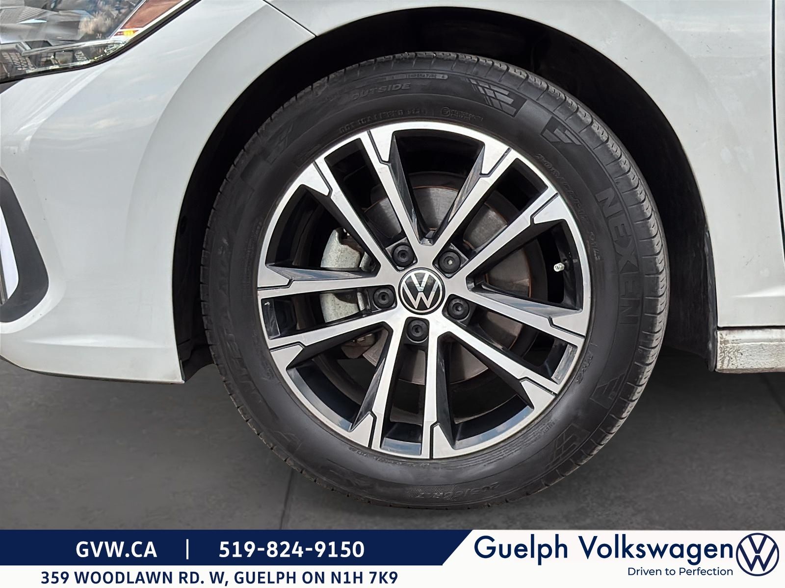 Photo 2024 Volkswagen Jetta Comfortline Sport Package | Manual #7