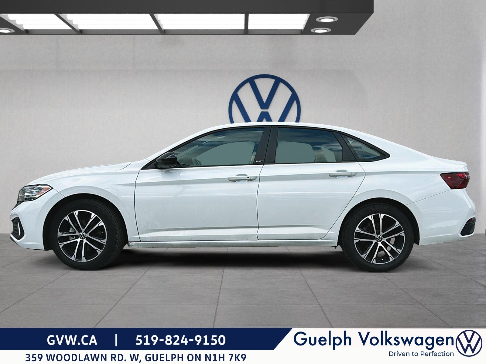 Photo 2024 Volkswagen Jetta Comfortline Sport Package | Manual #3