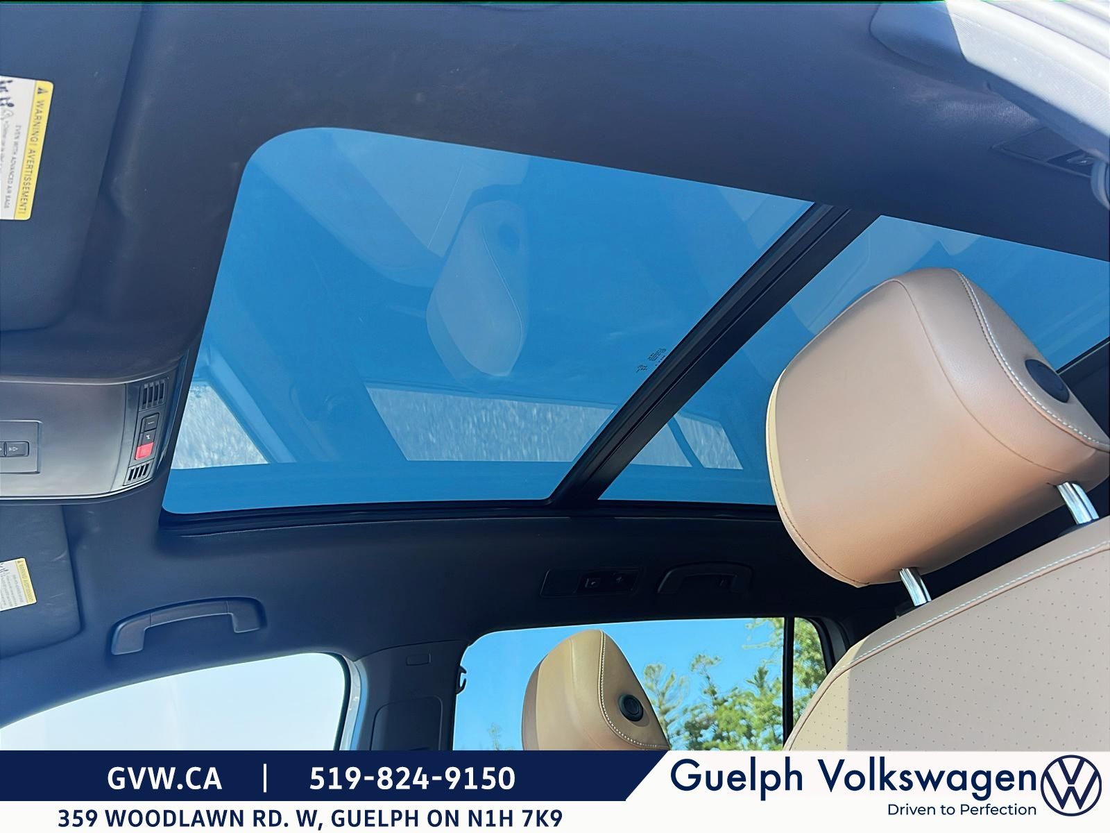 Volkswagen Tiguan Comfortline R-Line Black Edition | One Owner | No Accidents 2024
