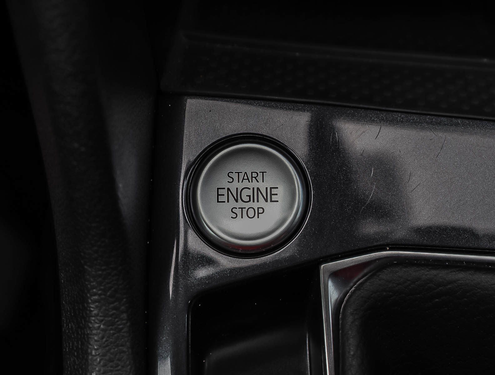 2024 Volkswagen Tiguan Comfortline R-Line Black