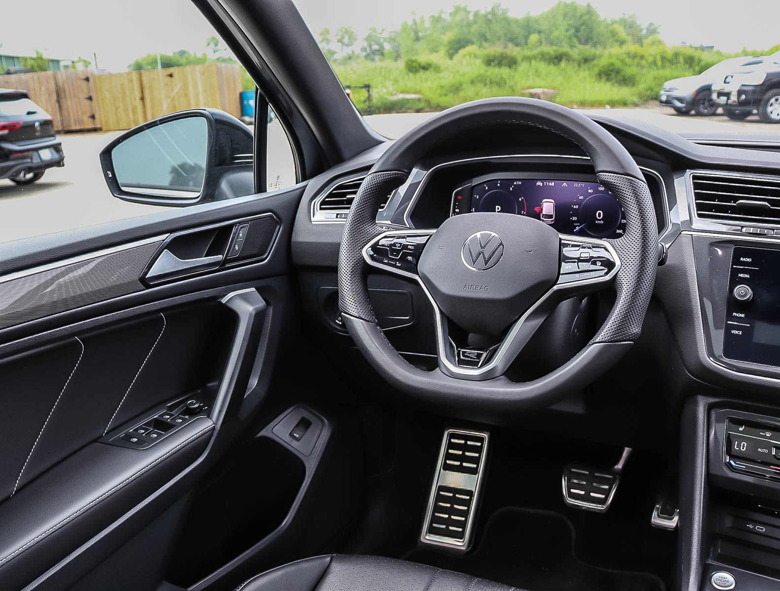 2024 Volkswagen Tiguan Comfortline R-Line Black