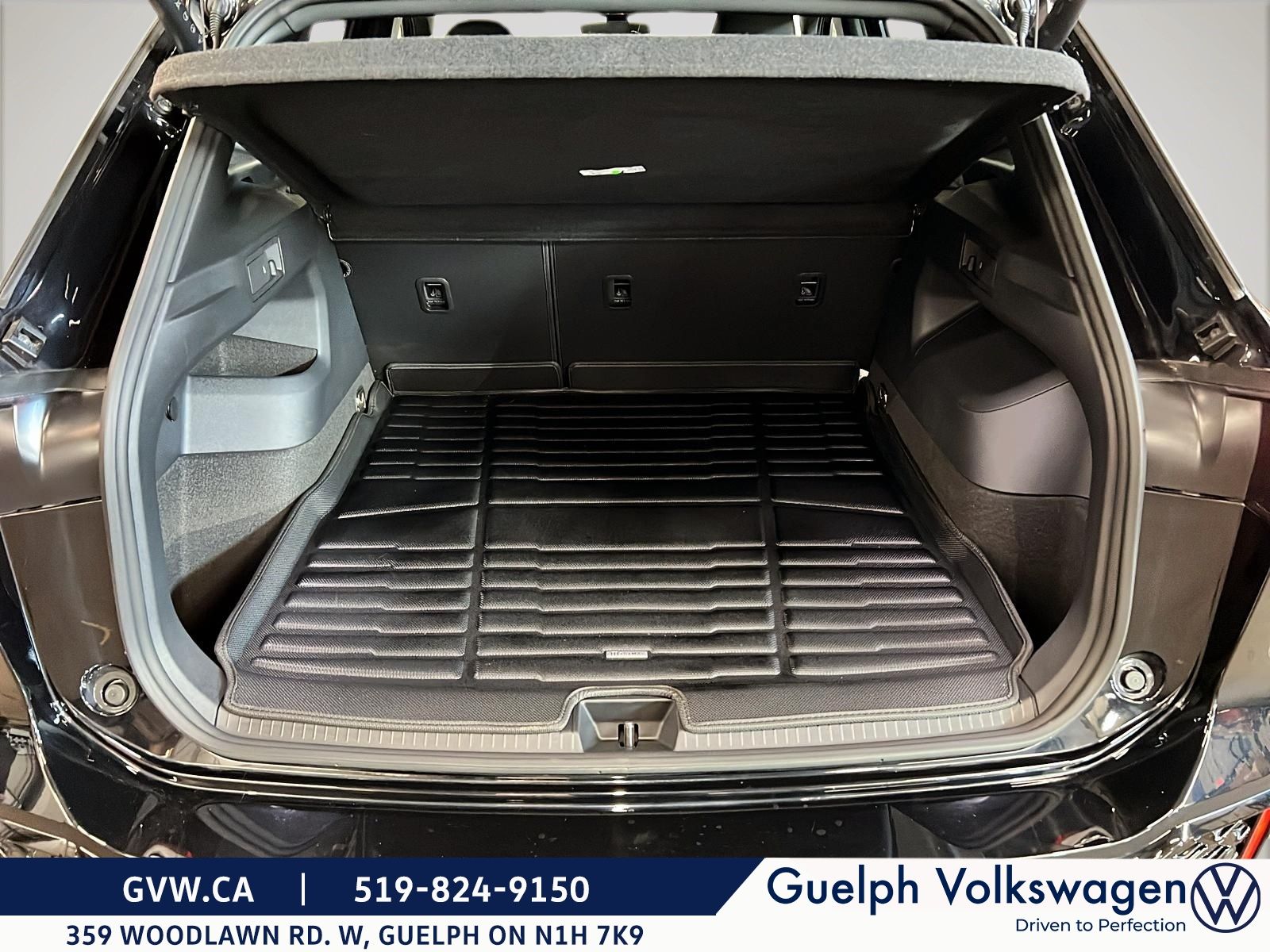 Photo 2026 Volkswagen Tiguan Highline 4Motion | No Accidents | One Owner #6