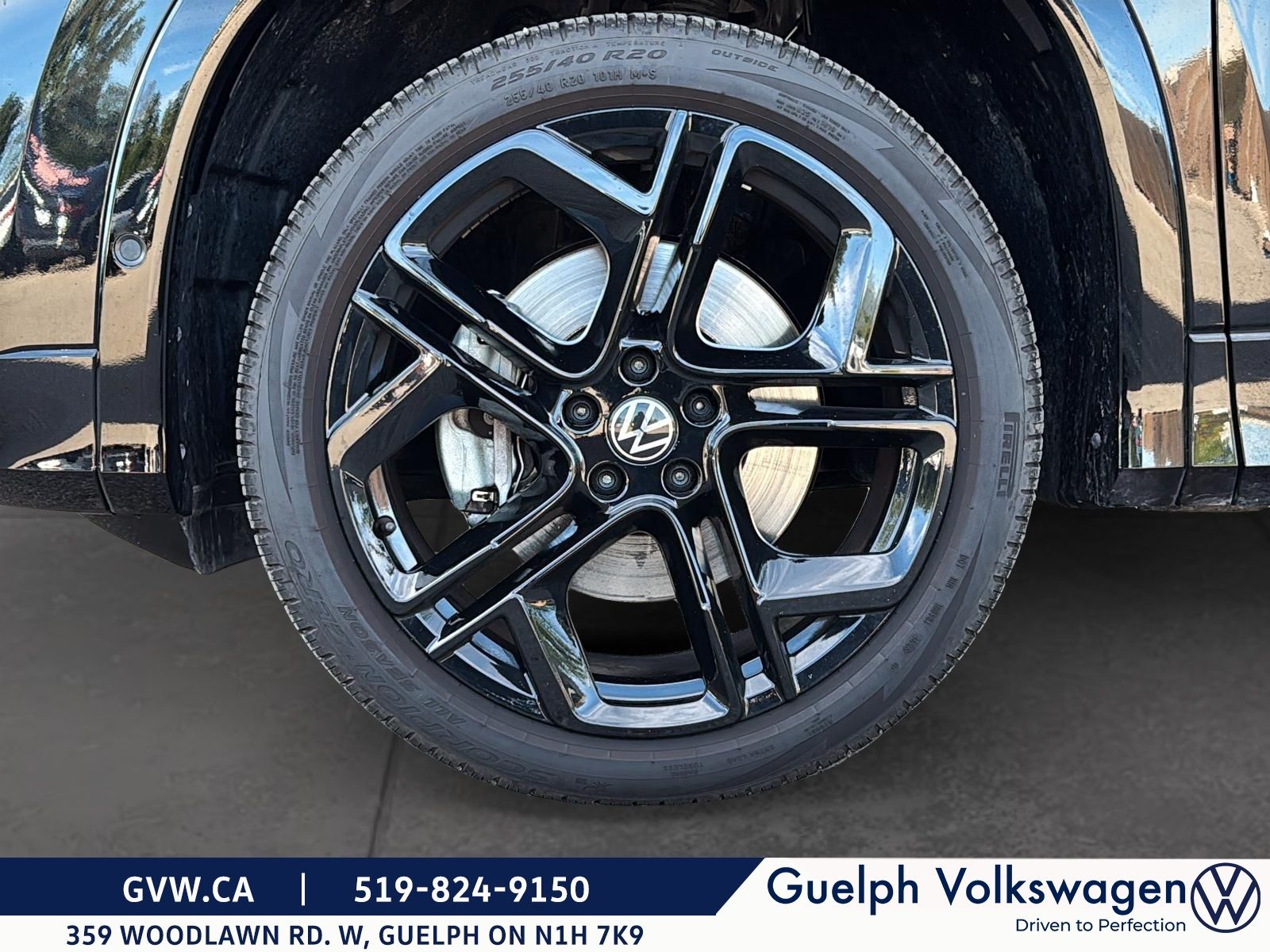 Photo 2026 Volkswagen Tiguan Comfortline R-Line Black | Previous Demo #7