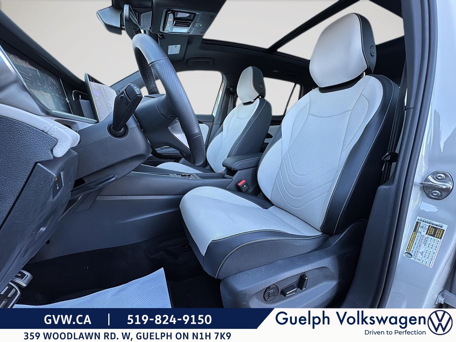 Photo Volkswagen Tiguan Comfortline R-Line Black Edition | No Accidents | One Owner 2026 #8