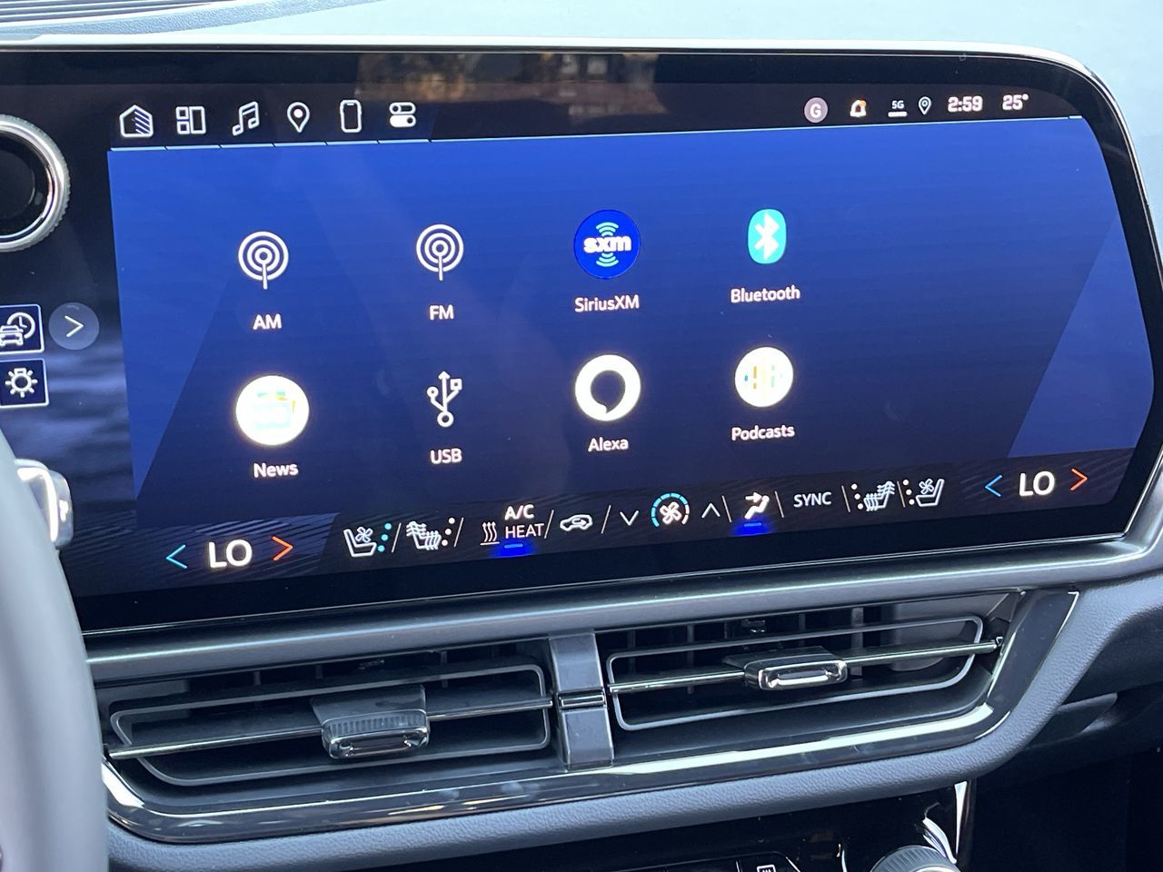 2025 Chevrolet Equinox EV in Saint-Leonard, Quebec