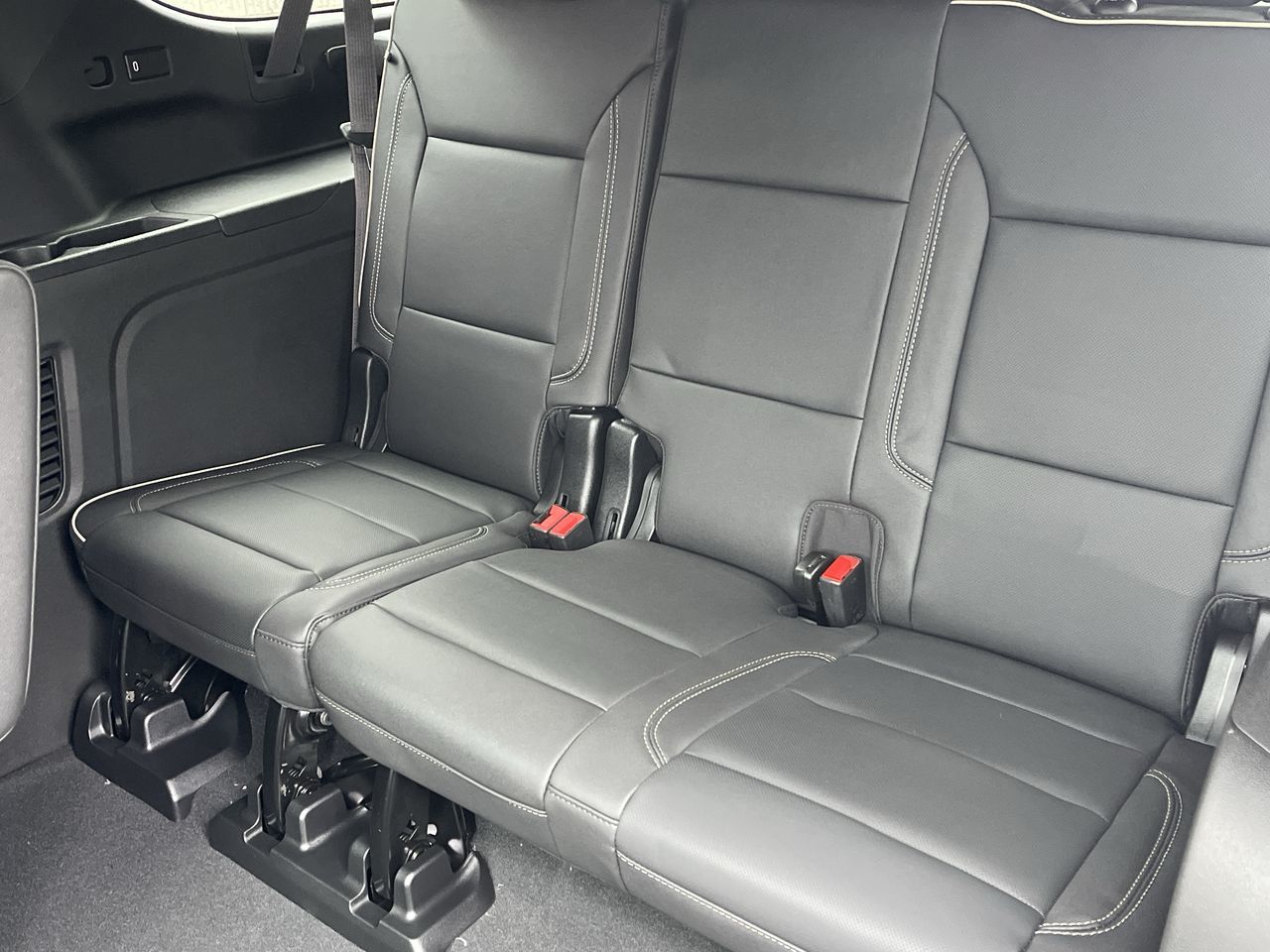 2023 Chevrolet Suburban in Saint-Leonard, Quebec