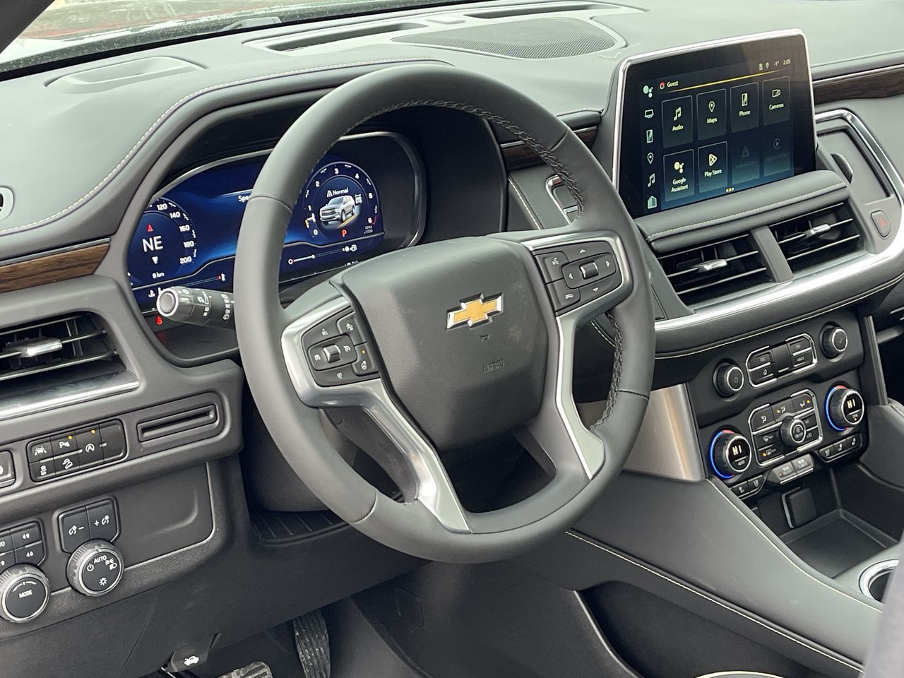 Chevrolet Suburban  2023 à Saint-Léonard, Québec