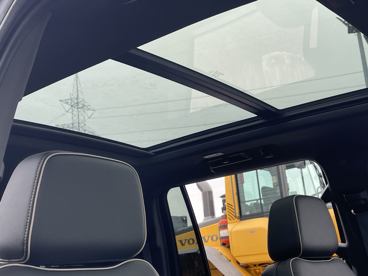 2023 Chevrolet SUBURBAN in Saint-Leonard, Quebec