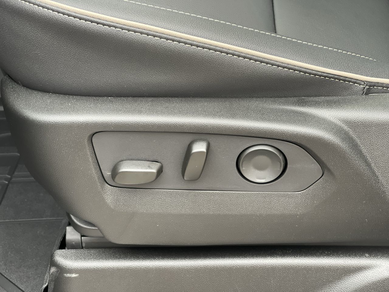 2023 Chevrolet SUBURBAN in Saint-Leonard, Quebec