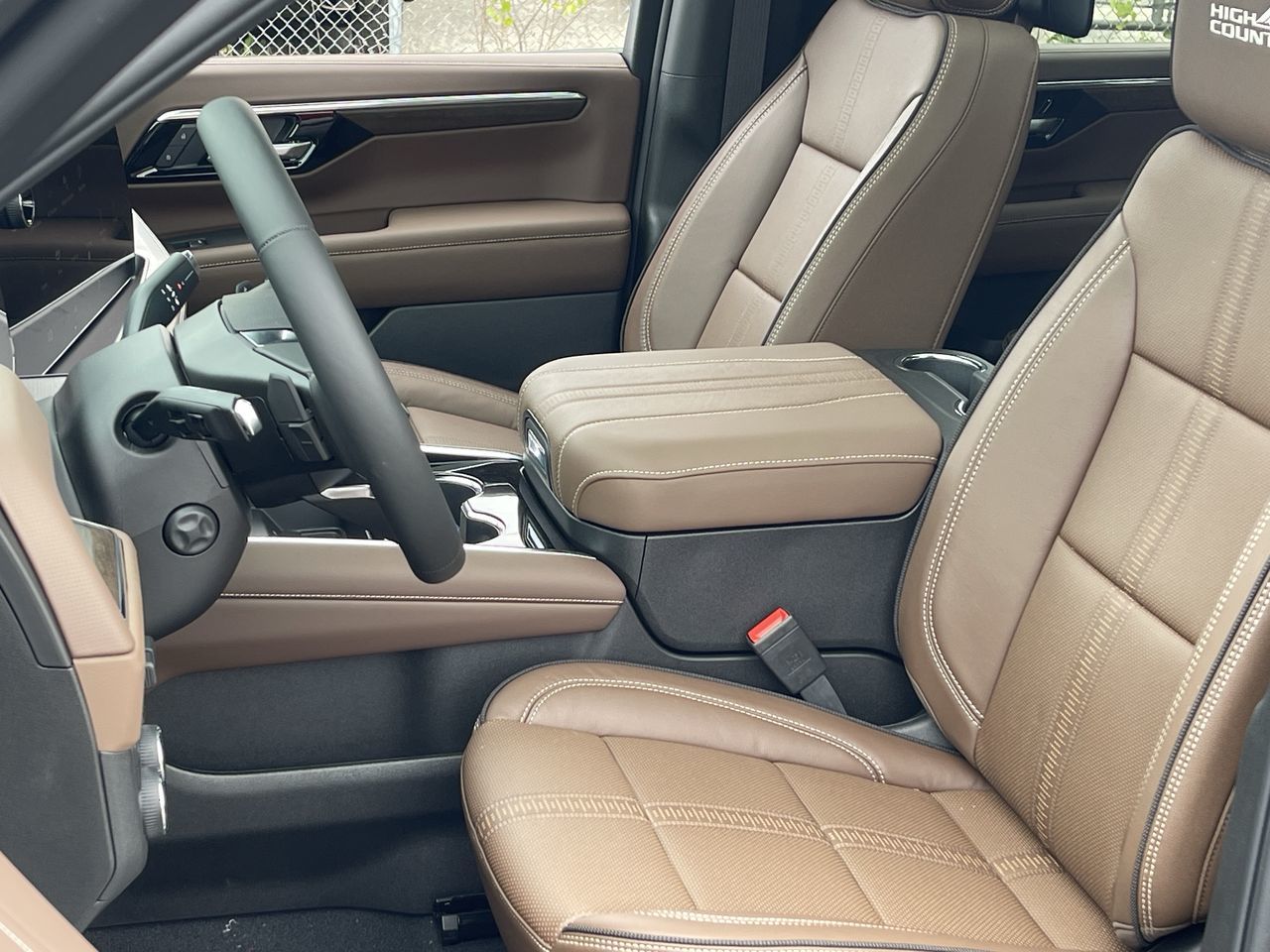 2025 Chevrolet Suburban in Saint-Leonard, Quebec