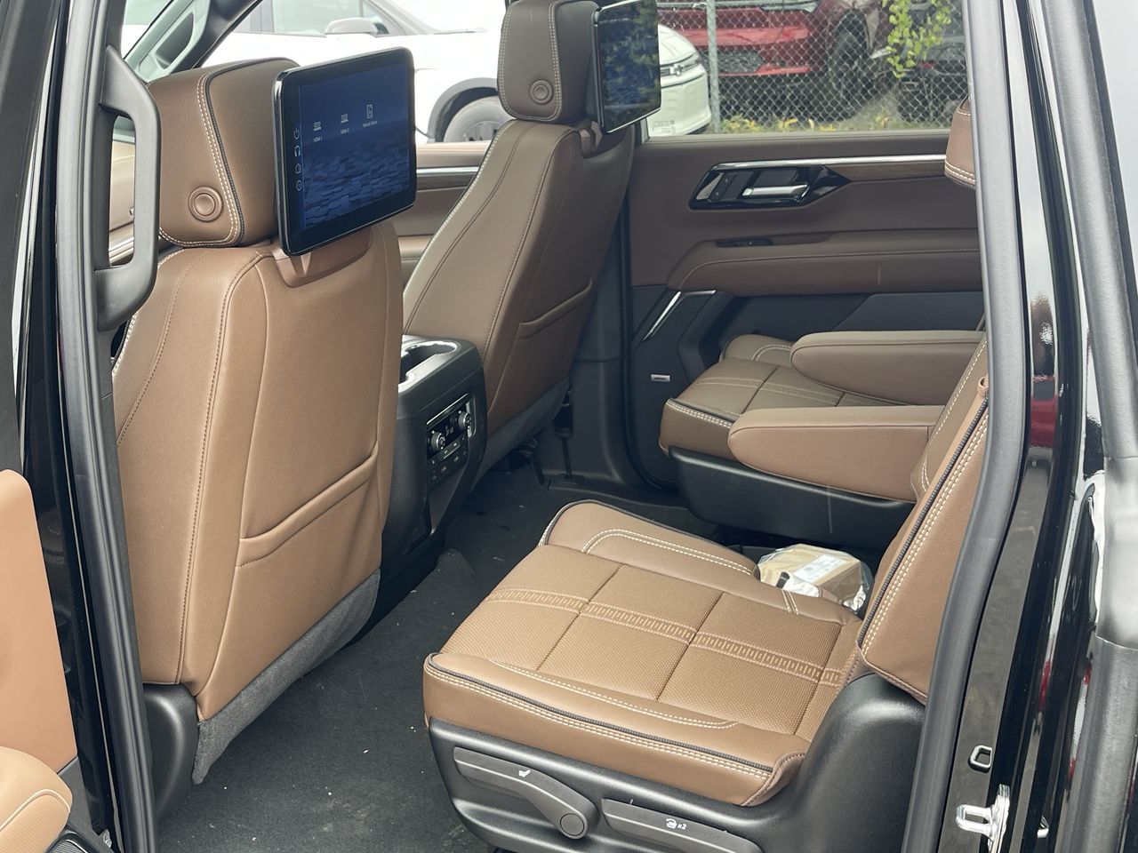 2025 Chevrolet Suburban in Saint-Leonard, Quebec