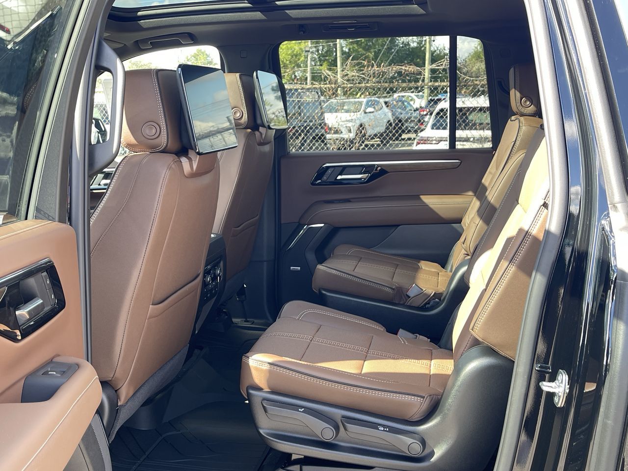 Chevrolet Suburban  2026