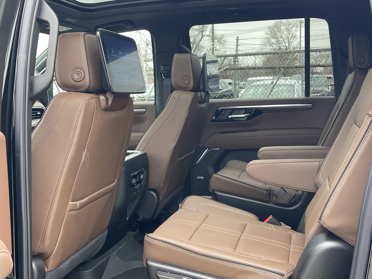 Chevrolet Suburban  2026 à Saint-Léonard, Québec