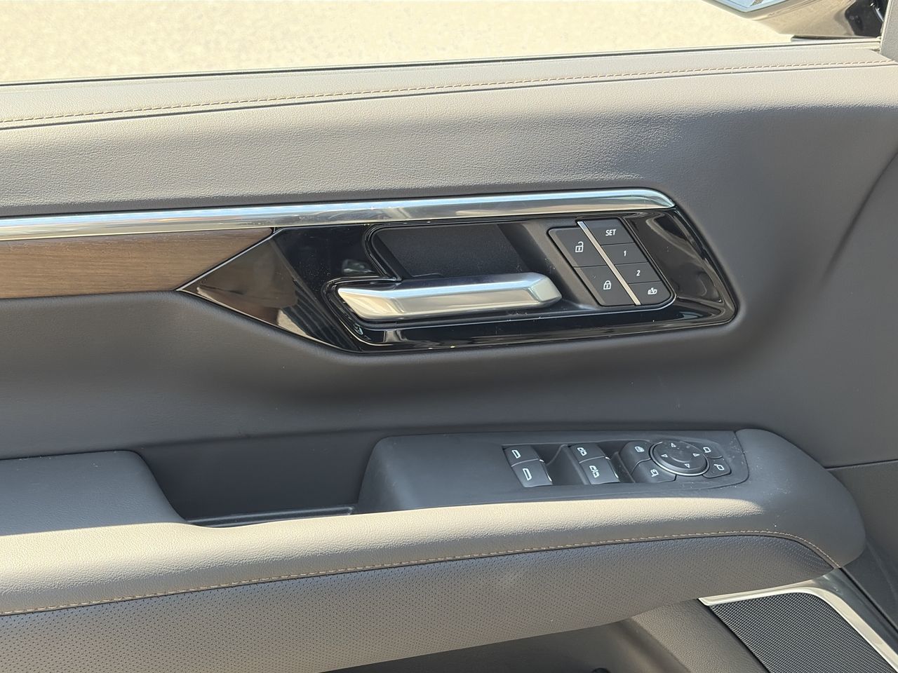 Chevrolet Suburban  2026