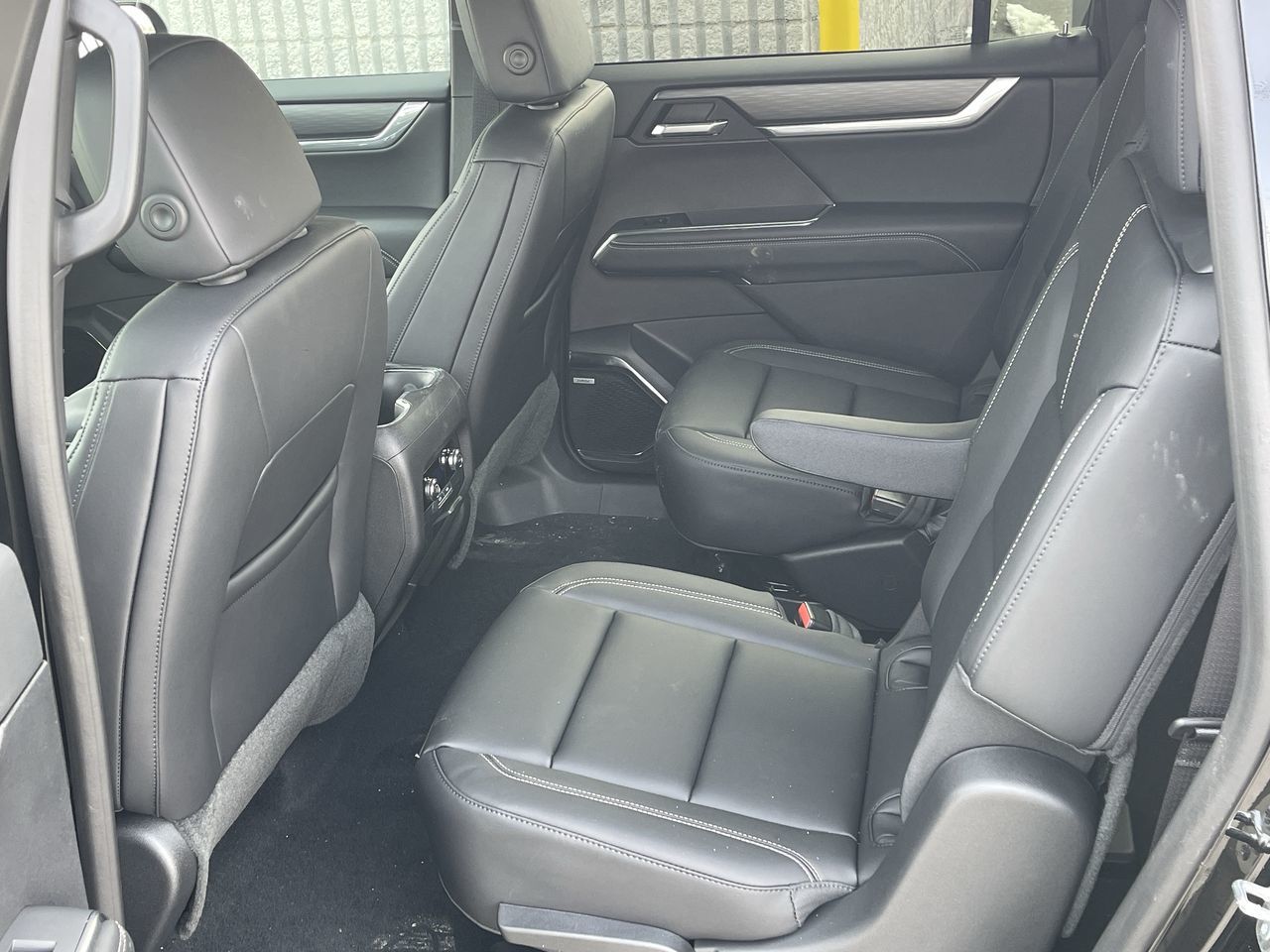 2025 GMC Acadia in Saint-Leonard, Quebec