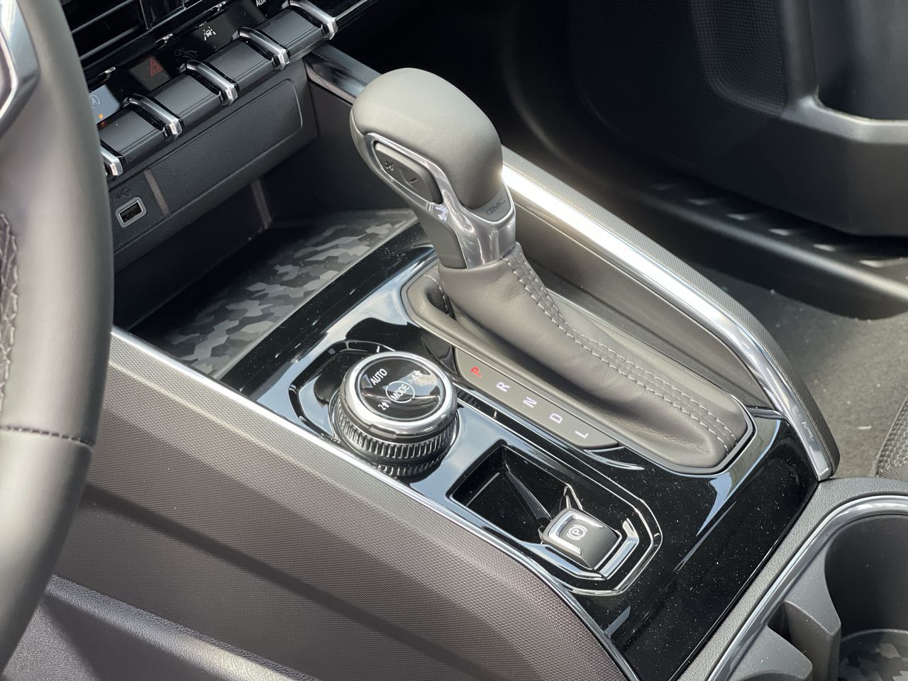 2025 GMC Canyon in Saint-Leonard, Quebec