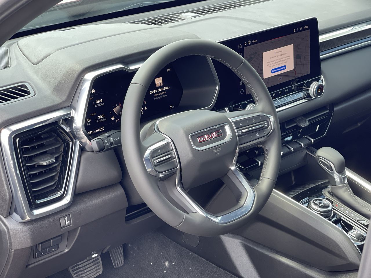 2025 GMC Canyon in Saint-Leonard, Quebec