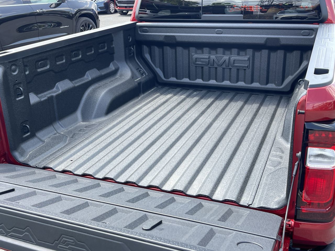 2025 GMC Canyon in Saint-Leonard, Quebec