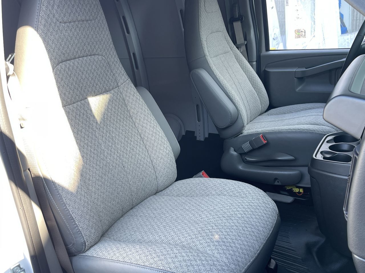 2023 GMC SAVANA CARGO 2500