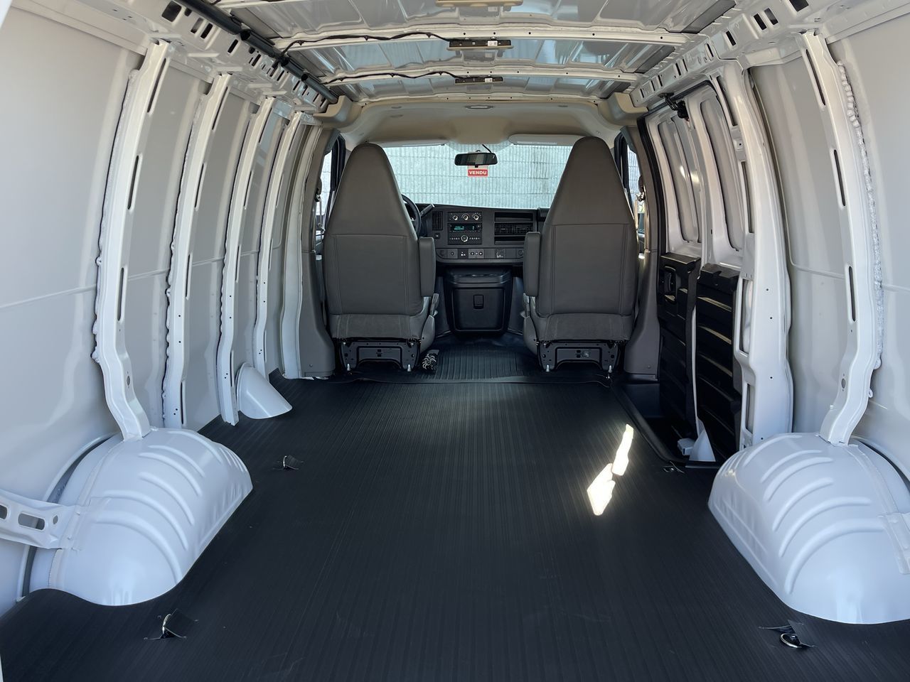 2023 GMC SAVANA CARGO 2500