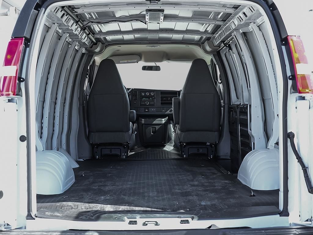 2025 GMC Savana Cargo 2500 in Saint-Leonard, Quebec