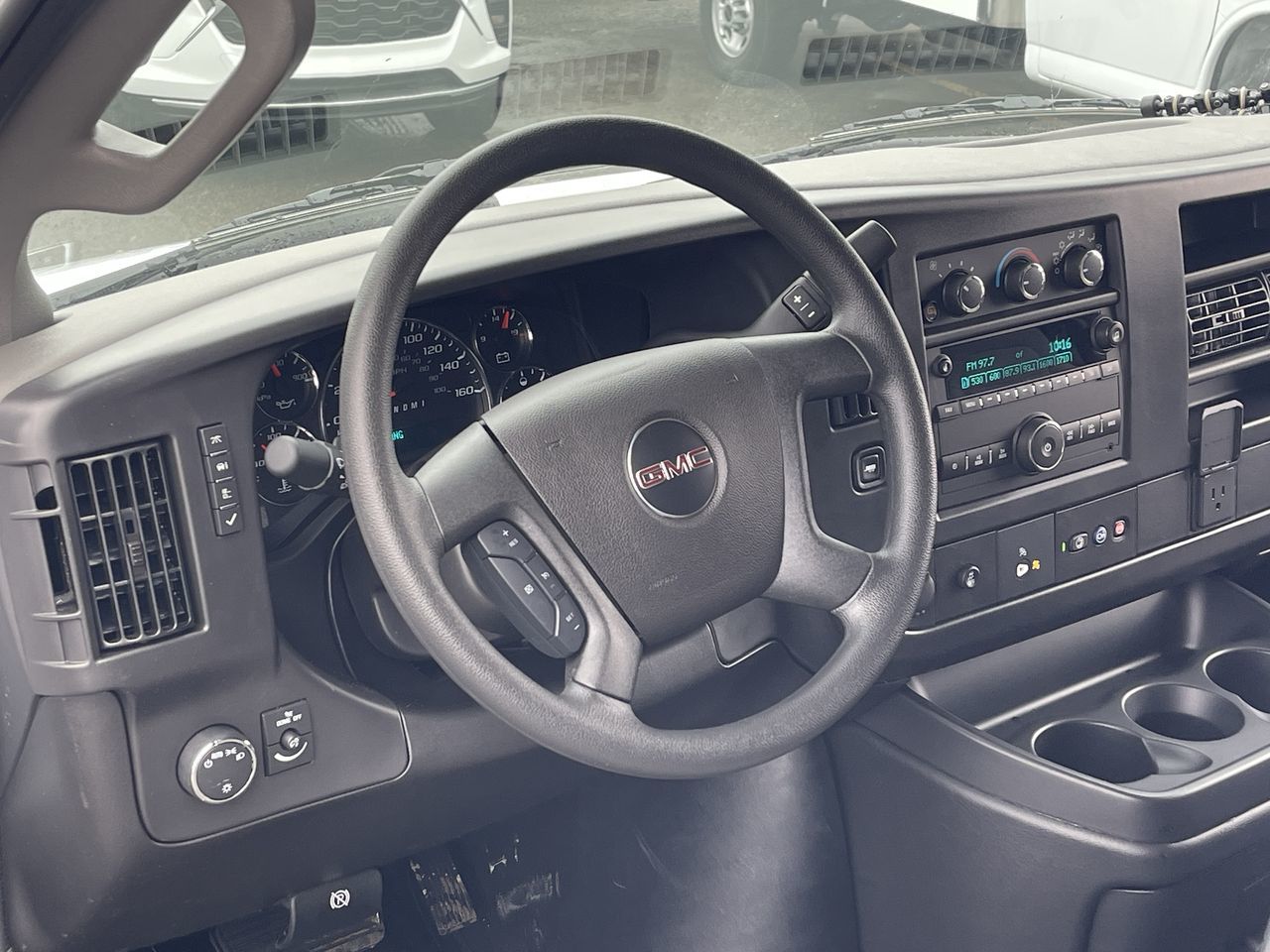 2025 GMC Savana Cargo 2500 in Saint-Leonard, Quebec