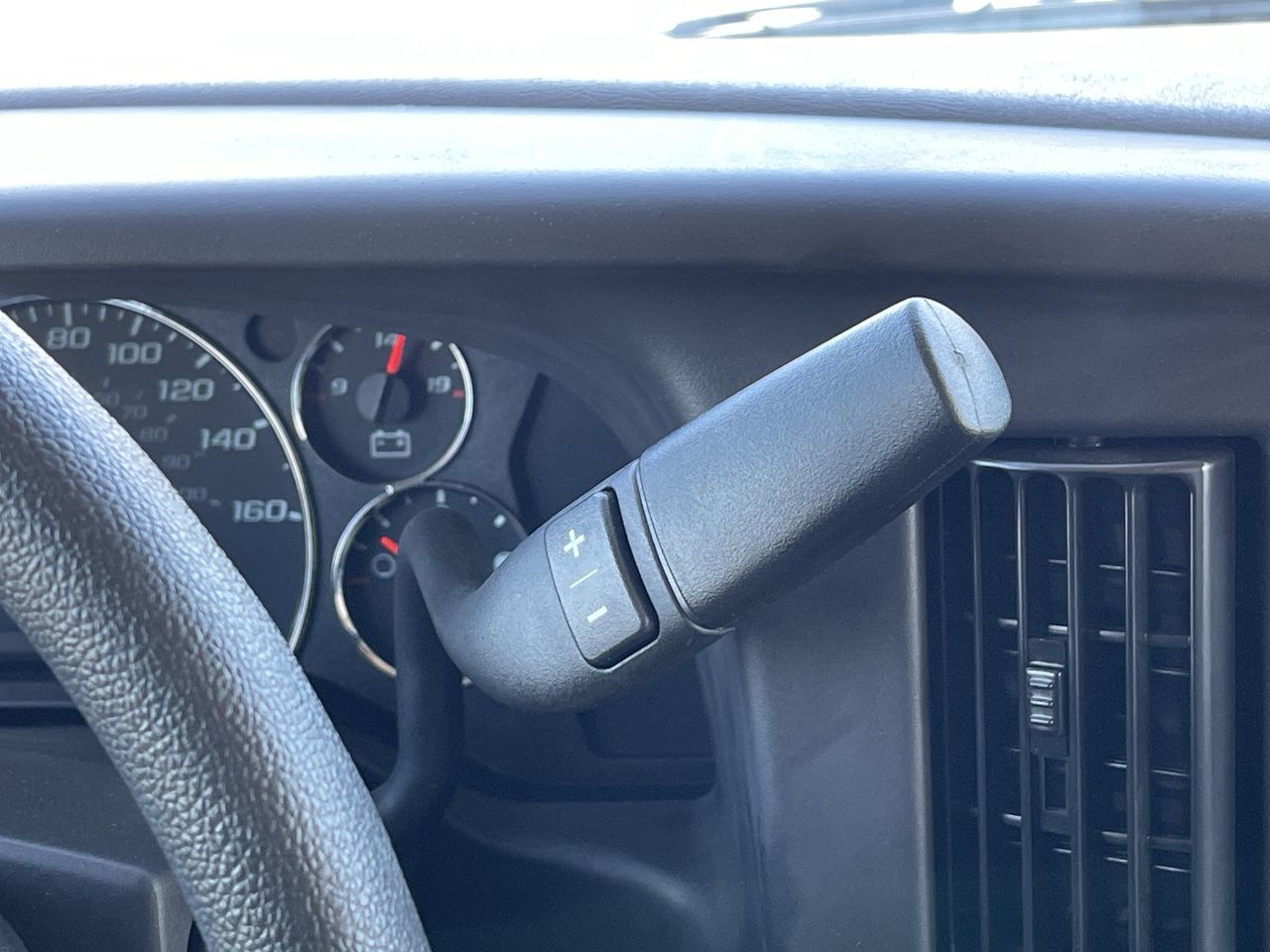 GMC Savana Cutaway 3500  2025 à Saint-Léonard, Québec