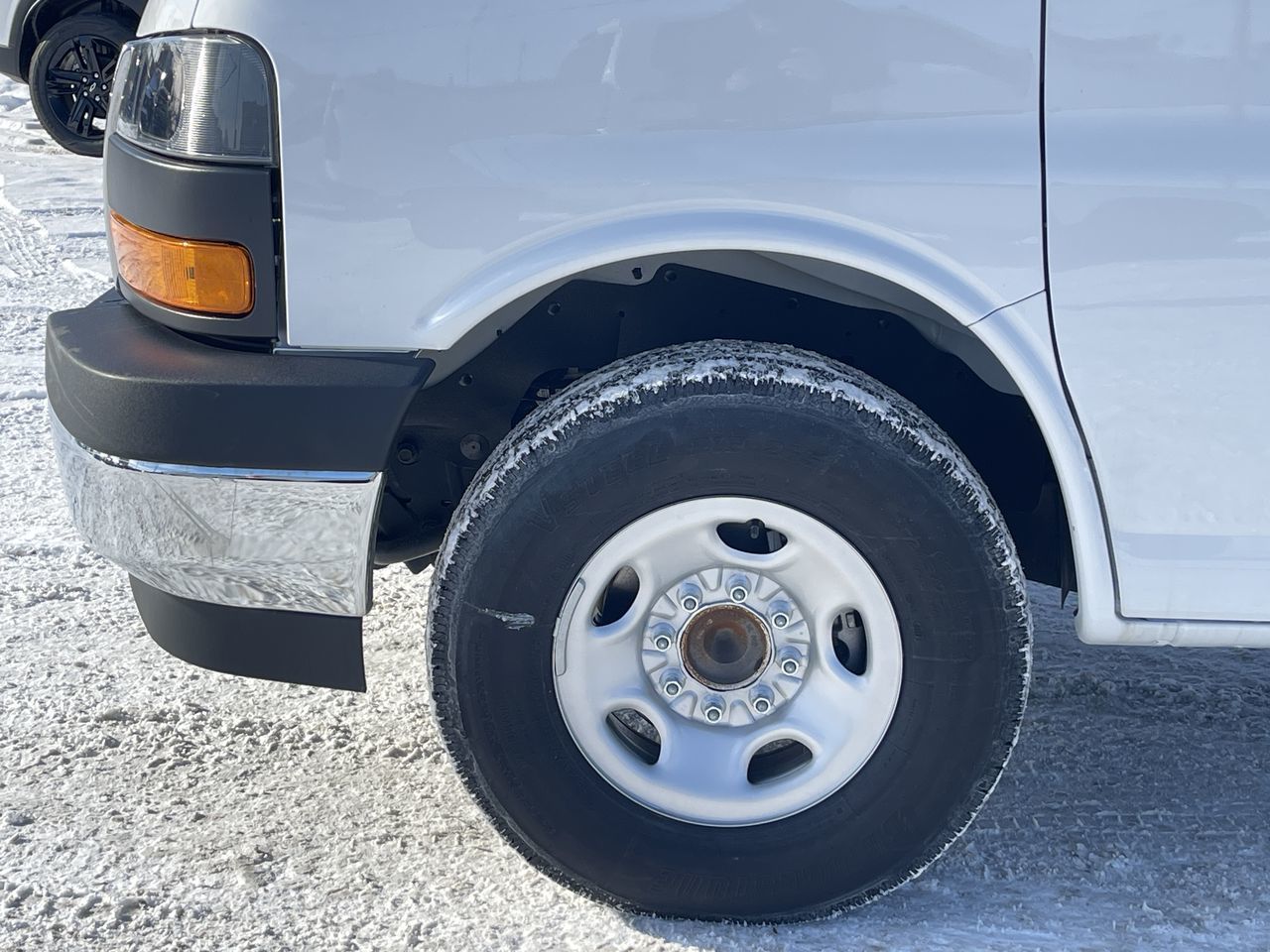 GMC Savana Cutaway 3500  2025 à Saint-Léonard, Québec