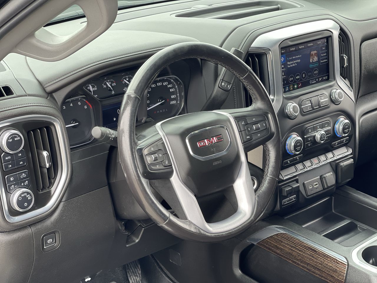 2022 GMC SIERRA 1500 LIMITED in Saint-Leonard, Quebec