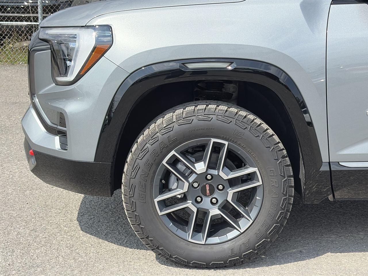 2027 GMC Terrain in Saint-Leonard, Quebec