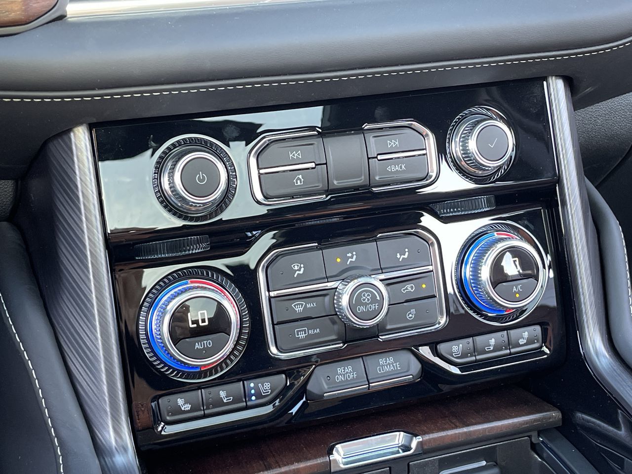 2024 GMC Yukon in Saint-Leonard, Quebec