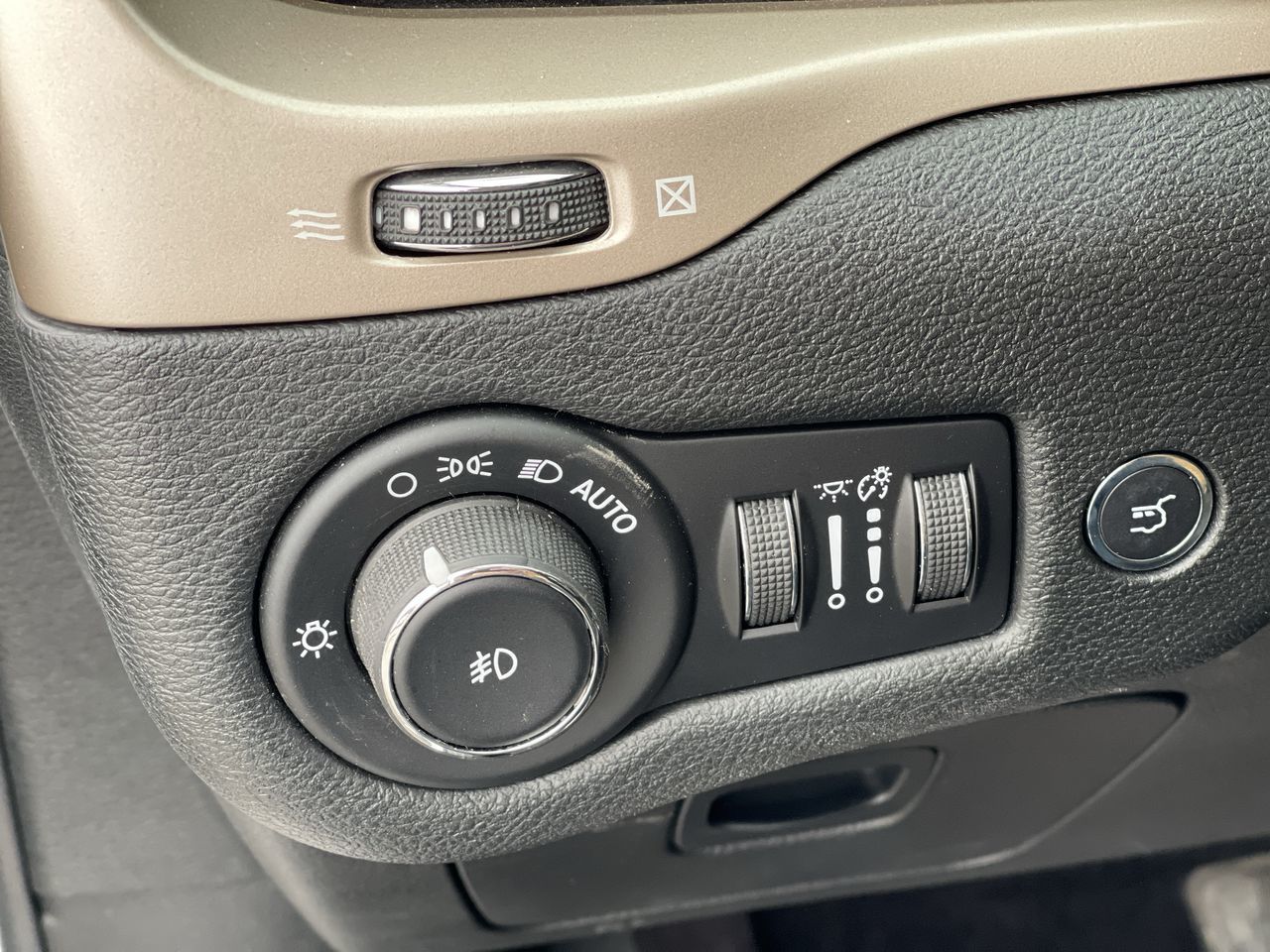 Jeep Cherokee  2018 à Saint-Léonard, Québec