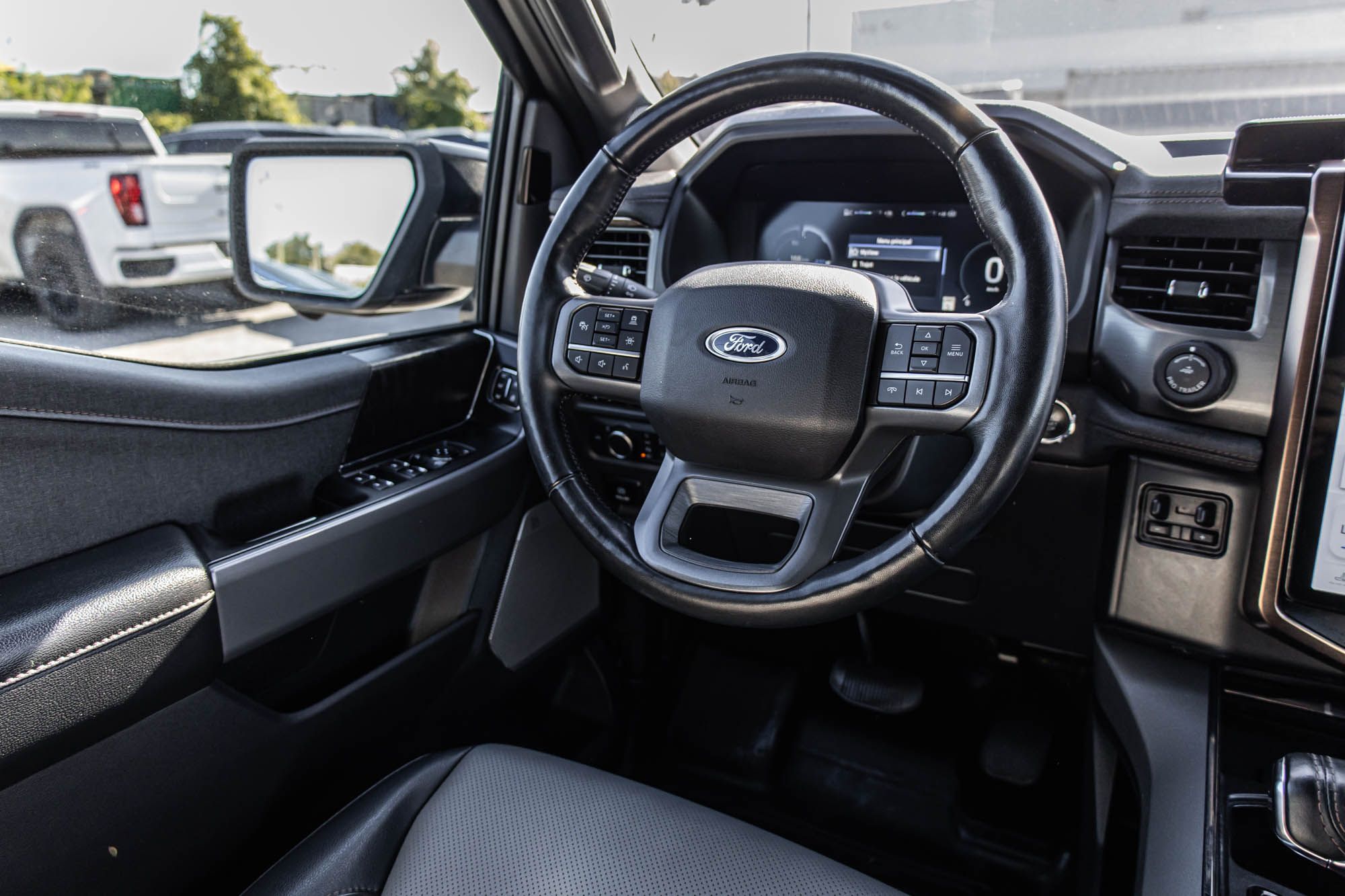 Ford F-150 Lightning  2023