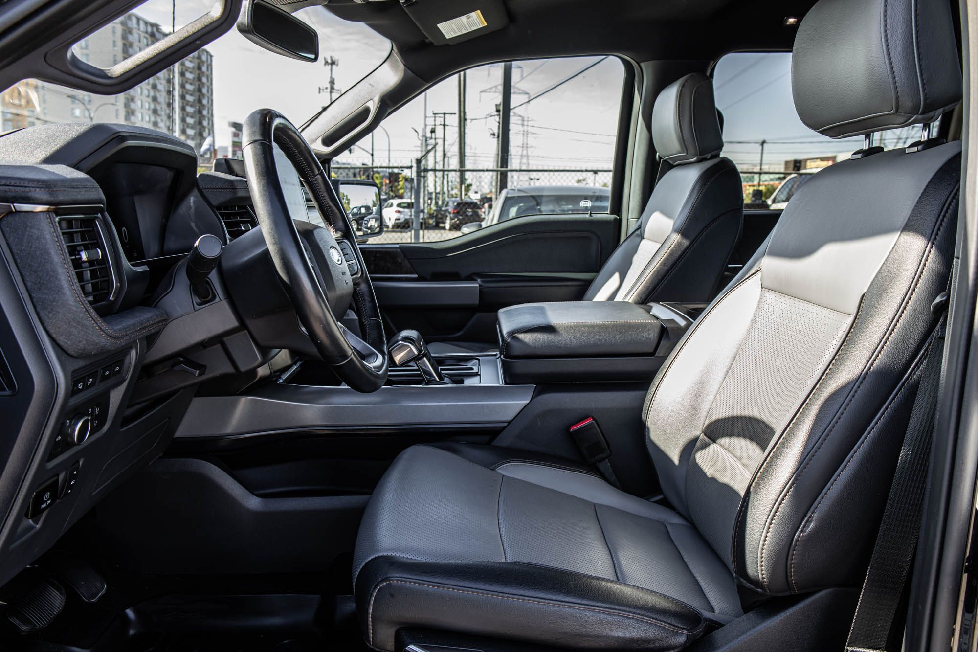 Ford F-150 Lightning  2023