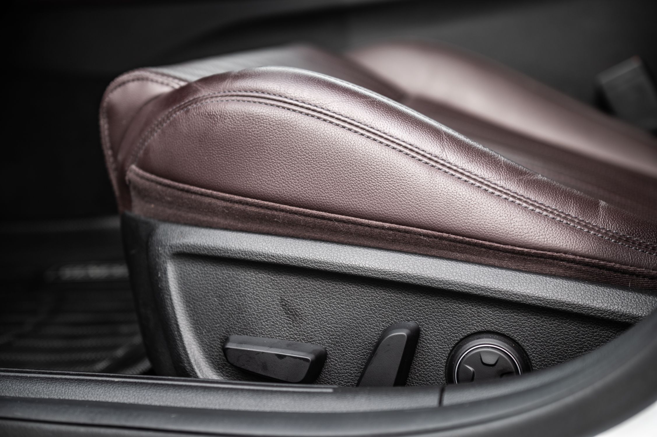 2023 GENESIS G70