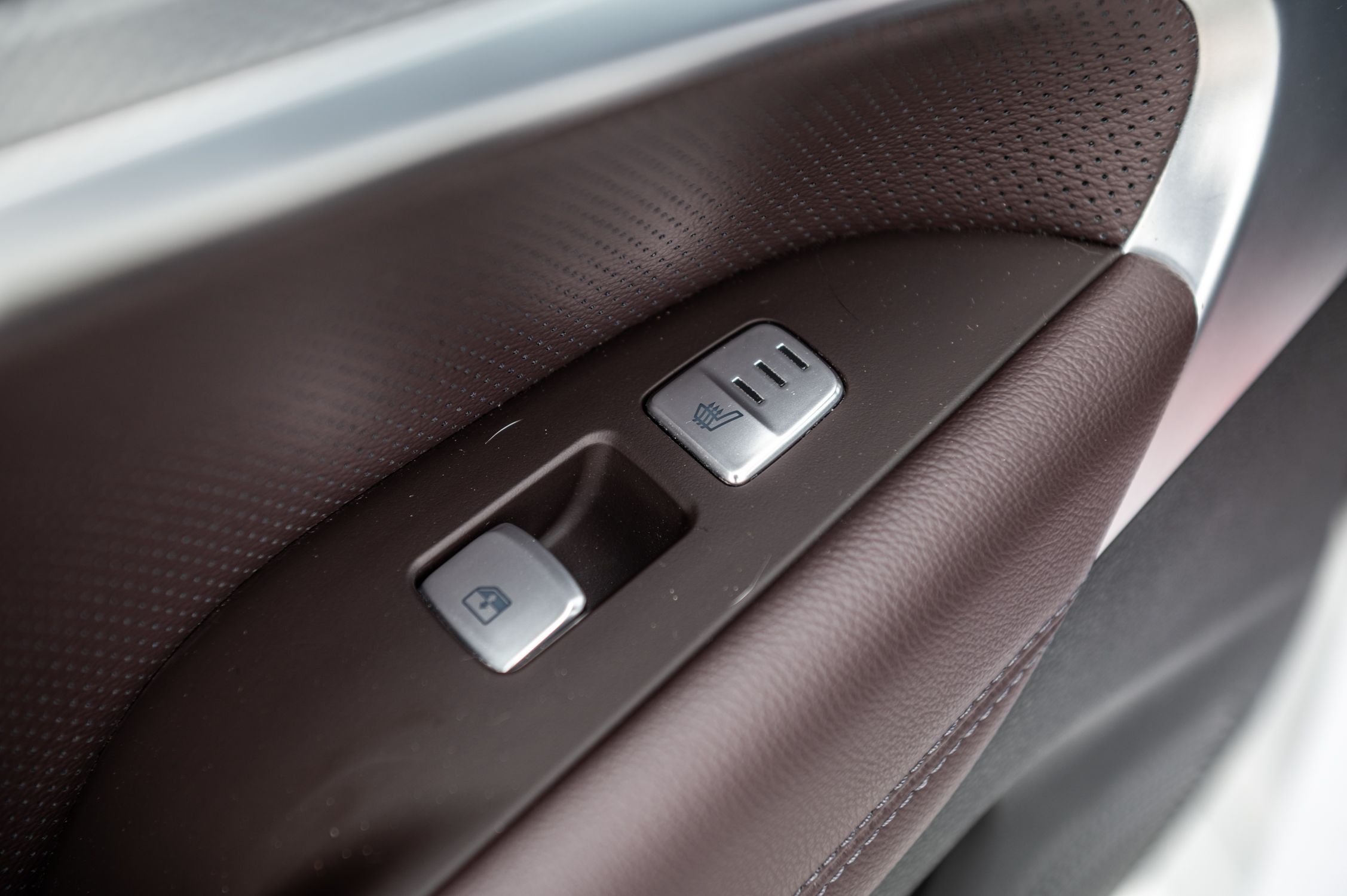 2023 GENESIS G70