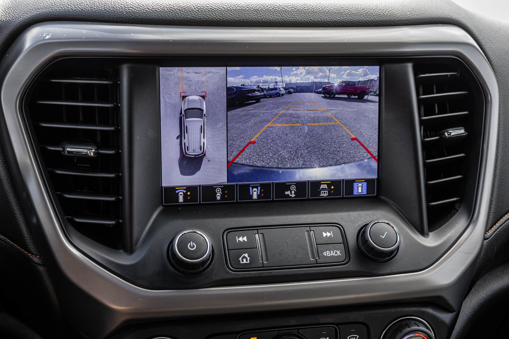 2023 GMC Acadia