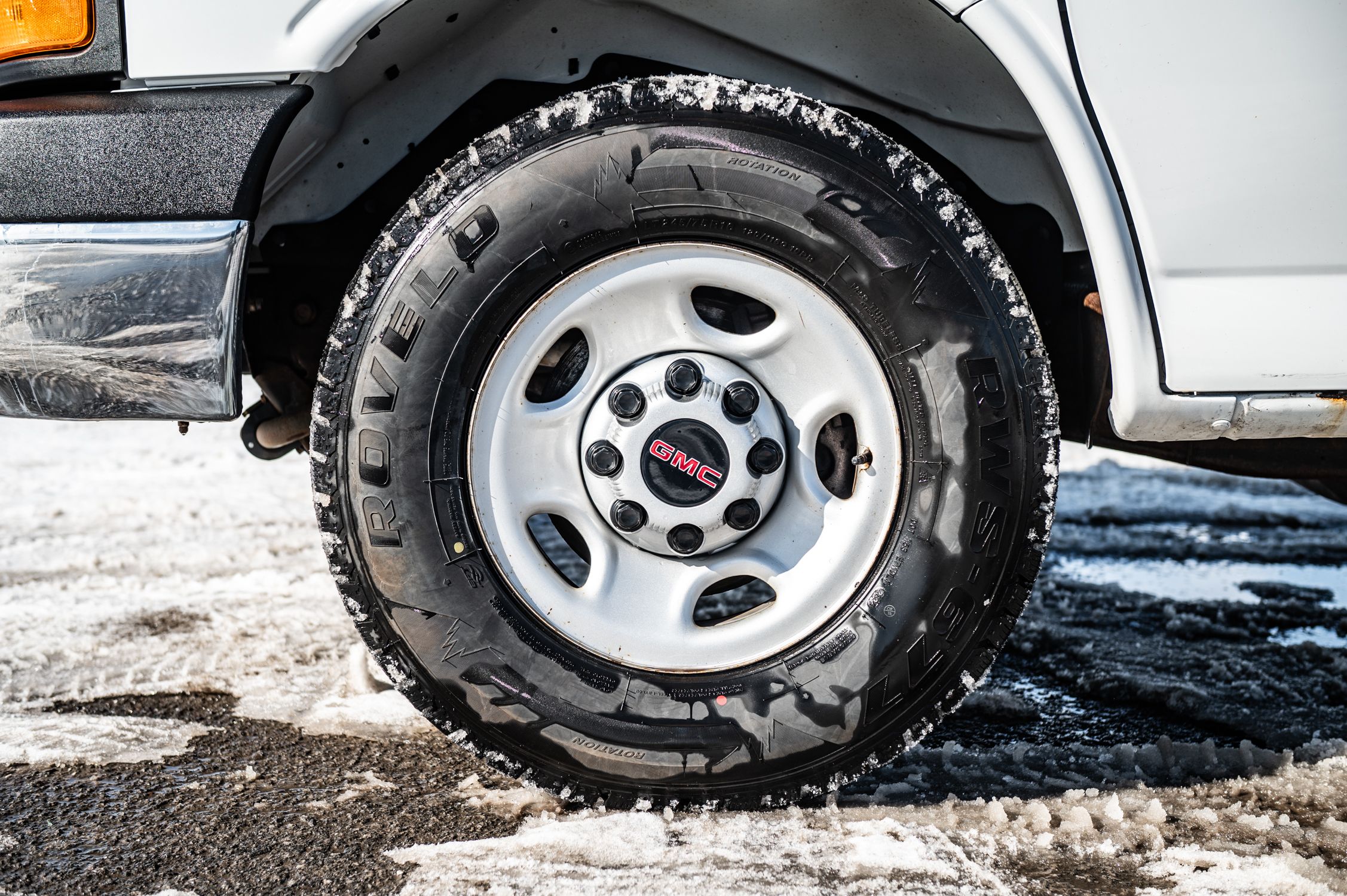 GMC Savana Cargo Van  2021