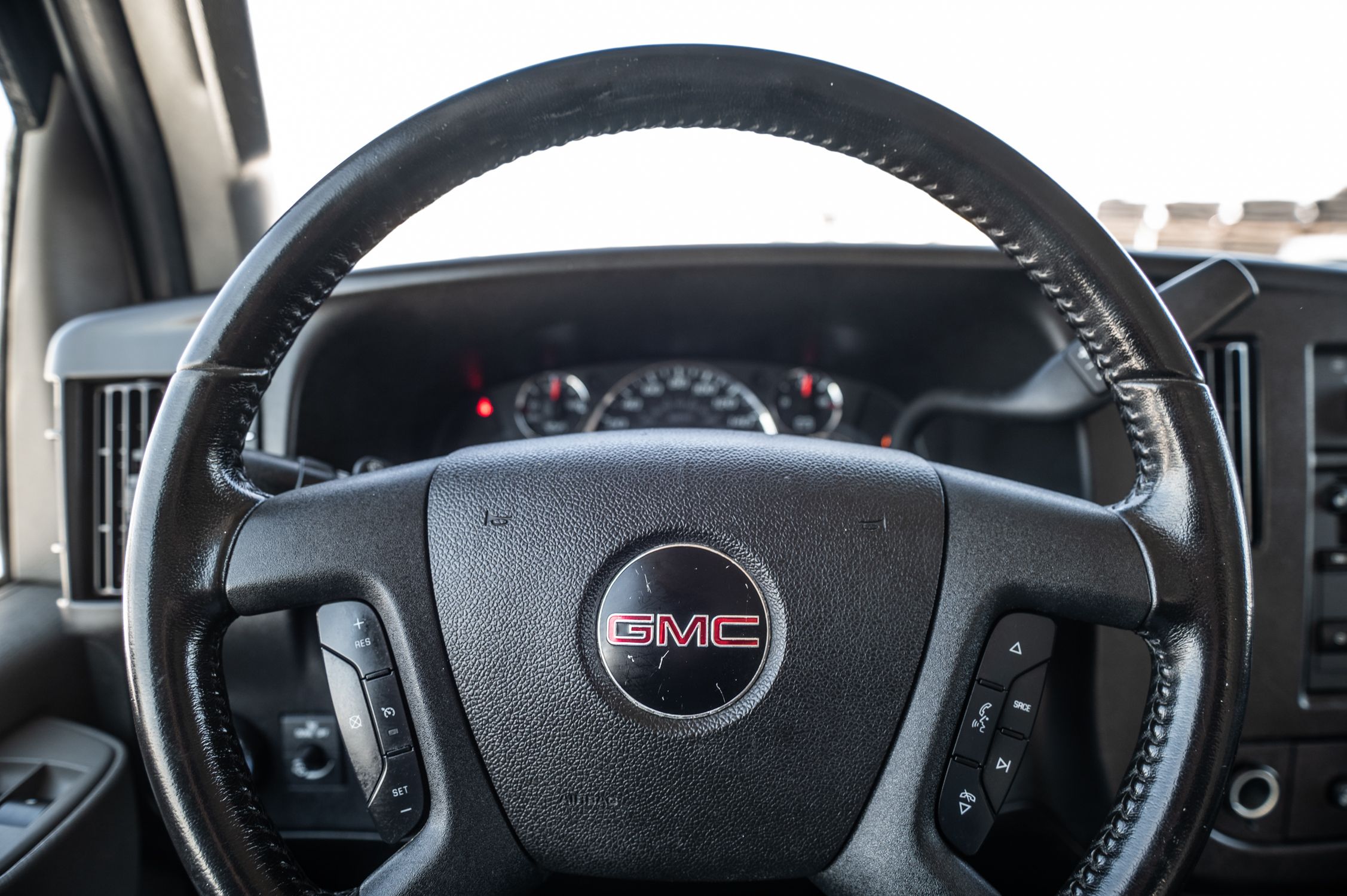 GMC Savana Cargo Van  2021