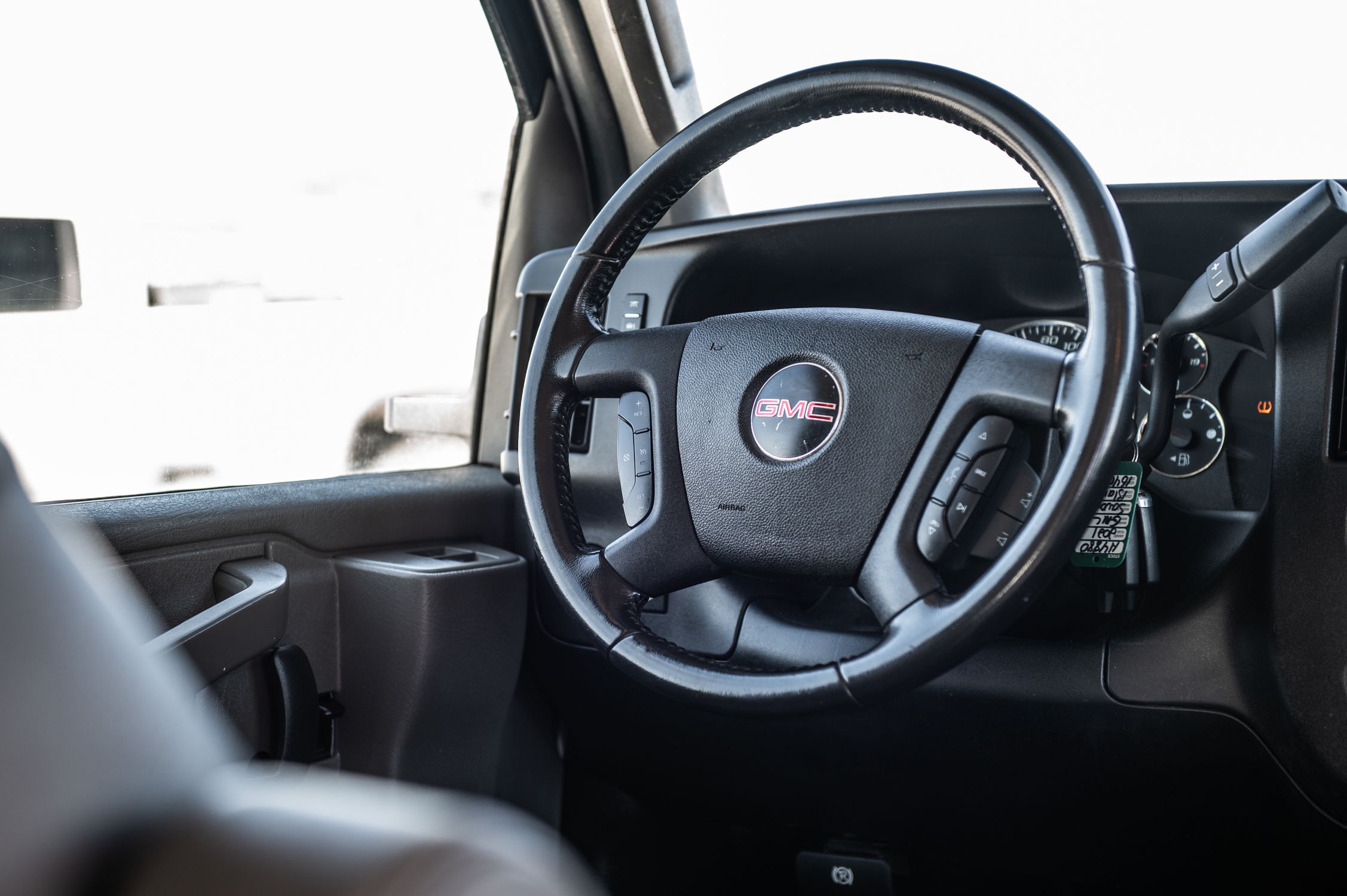 GMC Savana Cargo Van  2021