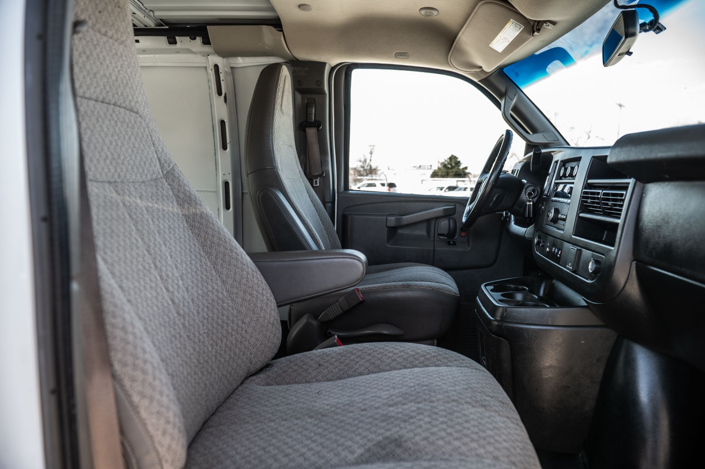 GMC Savana Cargo Van  2021