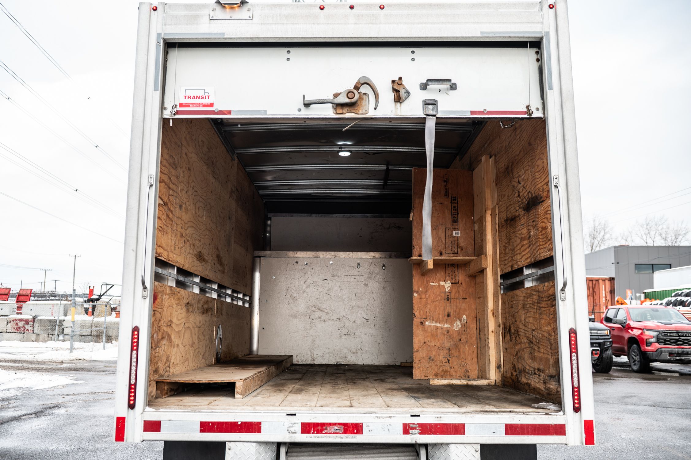 GMC Savana Commercial Cutaway  2019 à Saint-Léonard, Québec