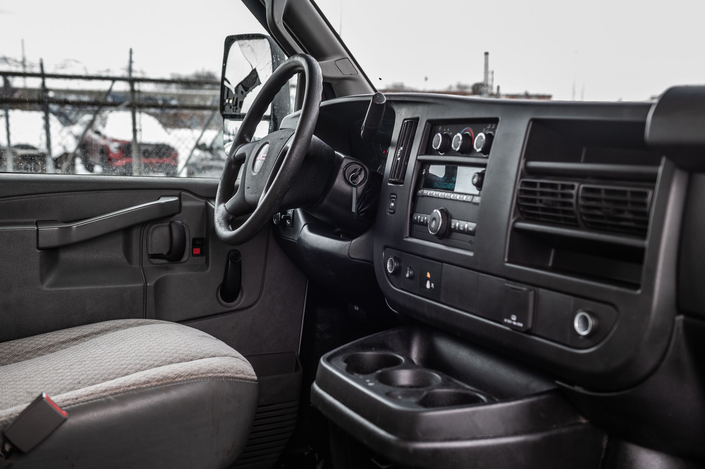 GMC Savana Commercial Cutaway  2019 à Saint-Léonard, Québec