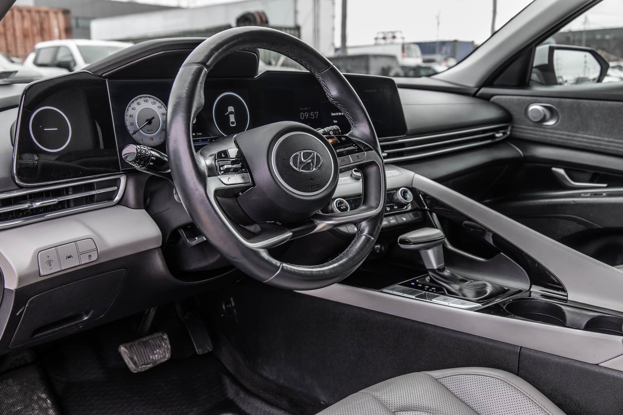 Hyundai Elantra  2023